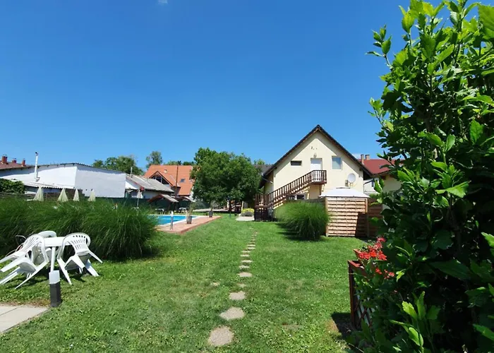 Fonix Ueduelohaz ゲストハウス